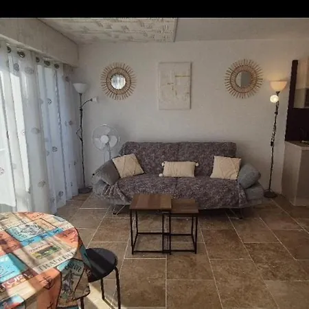 Moderne Design Avec Vu Sur Jardin , Piscine